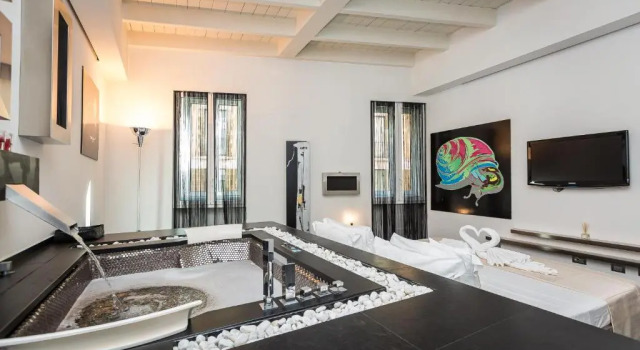 Rental in Rome Cosmopolitan Hi-Tech