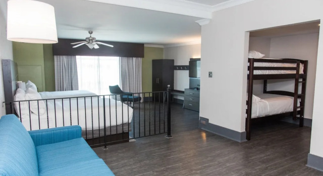 Двухместный люкс Holiday Inn Express & Suites Columbia-Fort Jackson by IHG