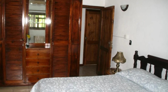 Liane De Mai, Prenota Hotel La Digue Seychelles