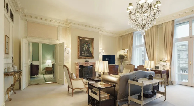 Люкс Connecting Eurostars Grand Hotel Wien