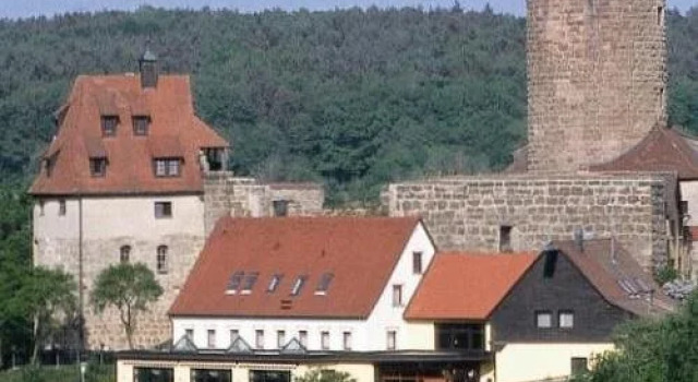Burgschänke, Hotel & Restaurant, Rezerwuj Hotel Hotele w Bawaria z parkingiem, Parking