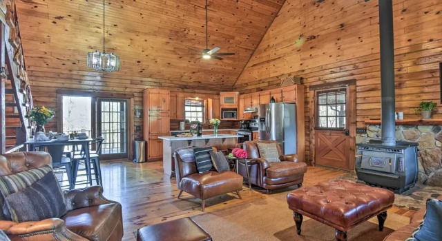 Luxury Pearcy Cabin w/ 5 Private Acres + Hot Tub!, Réserver Maison de vacances Pearcy États-Unis