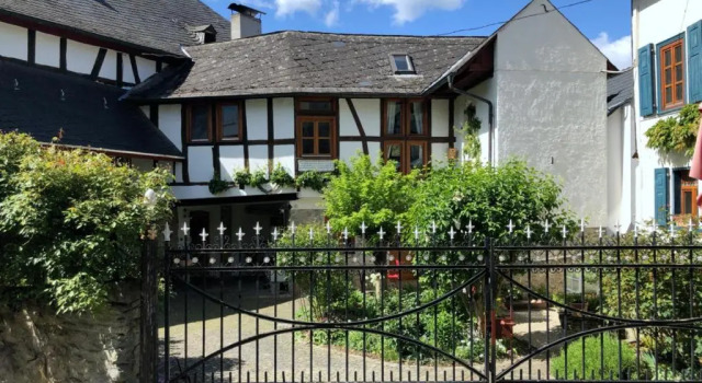 Коттедж с красивым видом из окна Gut Bunt Ferienhaus