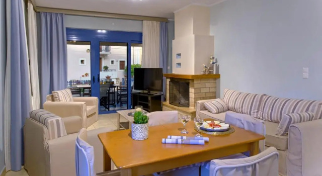 SeaSight Living Apartment, Забронировать Апартаменты/квартира Плитра Cape Malea, рядом с Пляж Plitra
