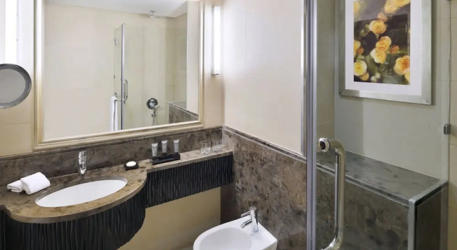 Четырёхместный номер Deluxe Petra Marriott Hotel