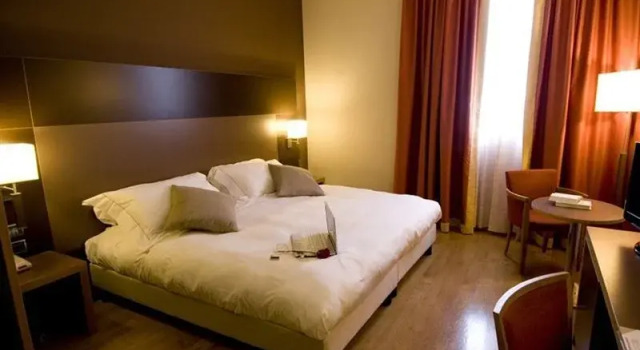 Riverstone - Ramada Malpensa Hotel, Забронировать Отель Отели Пьемонта с бассейном, Бассейн