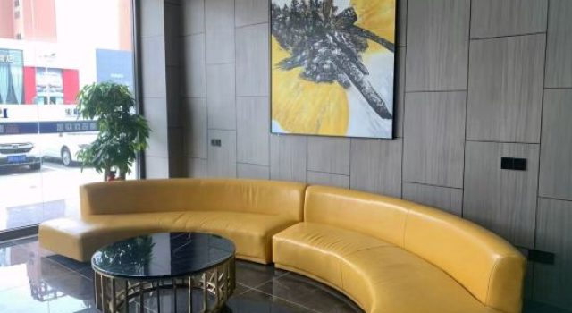 Yunxiang Smart Cinema Hotel (Fuyong Subway Station Branch)
