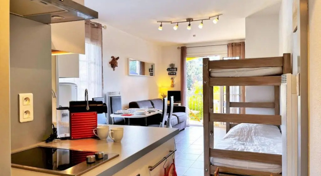 Appartement Le Lavandou, 1 pièce, 4 personnes - FR-1-251-398