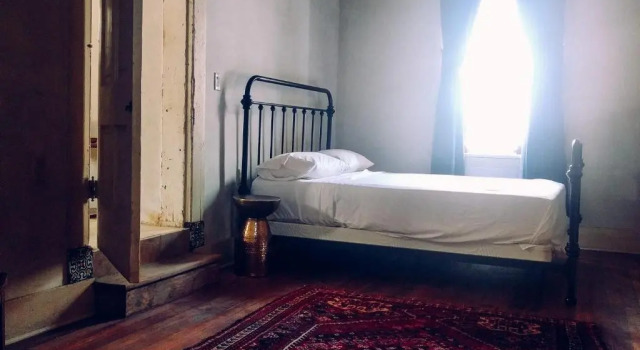 Коттедж Historic Adobe 3br Home in Downtown El Presidio