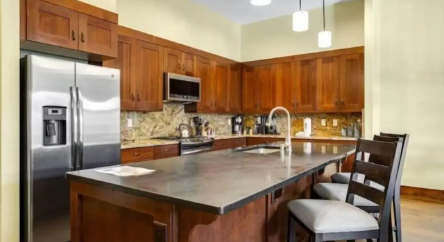 Коттедж Luxury с 3 комнатами с балконом Luxury 3 Bedroom Water House on Main Street Condo w/ Pool, Hot Tubs, Fitness Center!