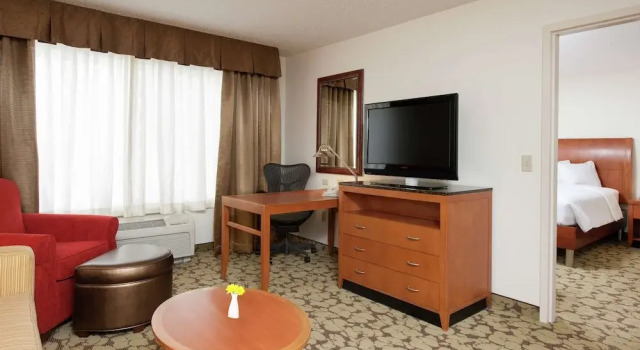 Люкс Deluxe Wingate by Wyndham St. Paul/Oakdale/Woodbury