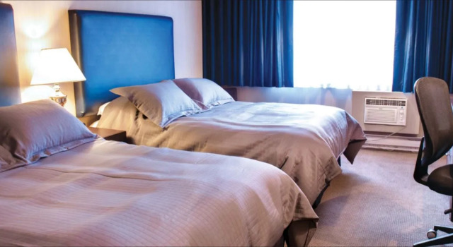 Четырёхместный номер Standard Sandman Inn Blue River