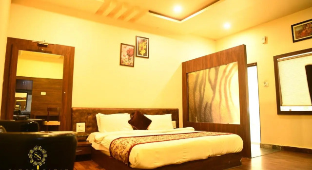 Hotel Saroj Sagar - Sagar