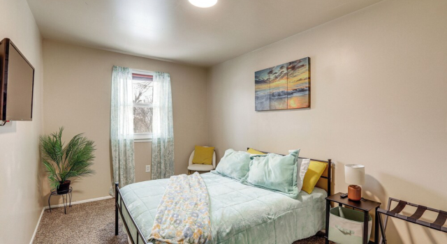 Charming Willow Grove Home w/ Patio + Fire Pit!, จอง อพาร์ทเมนท์ Willow Grove Philadelphia Metropolitan Area