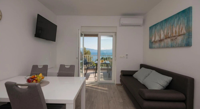 Awesome Apartment in Podaca With Wifi and 2 Bedrooms, Забронировать Апартаменты/квартира Отели Подаца с парковкой, Парковка