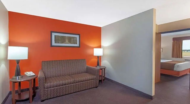 Двухместный люкс AmericInn by Wyndham St Cloud MN I-94