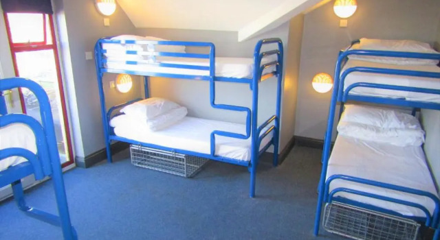 Кровать в общем номере Sleepzone Galway City Apartments