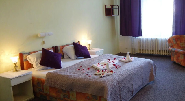Hotel Haná, Забронировать Отель Отели Мареанске-Лазне 3 звезды, рядом с Железнодорожный вокзал Марианске-Лазне - Центр, 3*