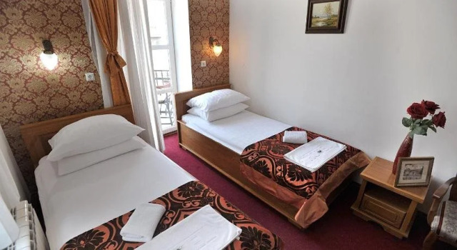 Hotel Latinski Most, Забронировать Отель Отели Сараево с парковкой, рядом с Old Sarajevo Clock Tower, Парковка