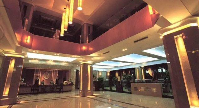 Emeishan Hotel - Chengdu, Boek Hotel Hotels in Chengdu met parkeren, Parkeren