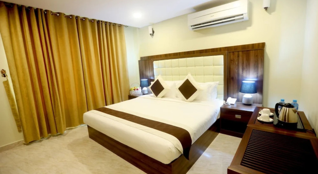 Номер Deluxe Golden Crown Hotel Alseeb Muscat
