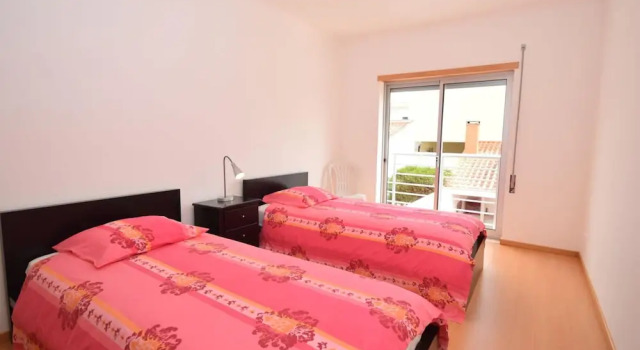 Modern Villa in Sao Martinho do Porto With Swimming Pool, Rezervovat Vila Hotely v Oeste s parkováním, Parkování