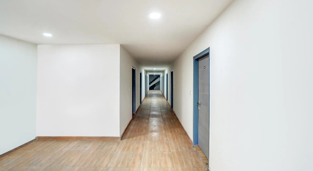 OYO 78855 White Sky Hotel, Забронировать Отель Нью-Дели Национальный столичный округ Дели, рядом с Lal Bahadur Shastri Hospital