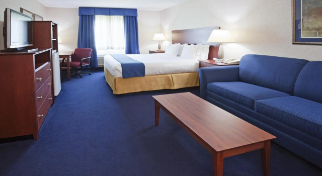 Holiday Inn Express Deforest, Varaa Hotelli De Forest 