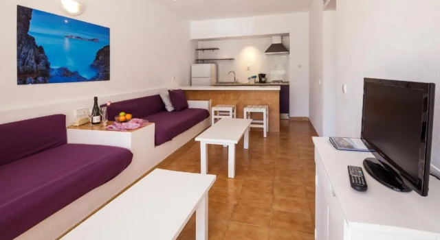 Апартаменты Comfort Aparthotel Puerto Cala Vadella