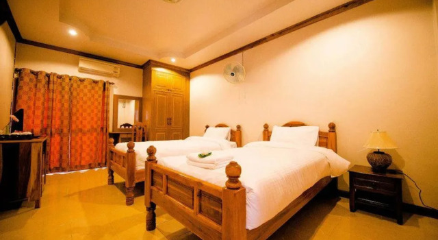 Wiphaporn Hotel, Varaa Hotelli Hotellit North-Eastern Thailand pysäköinnillä, Pysäköinti