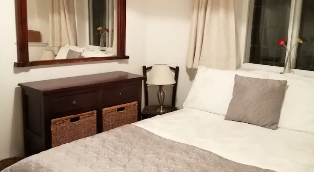 Brownlow Accommodation, Забронировать Отель Хиндхед Суррей Хиллс