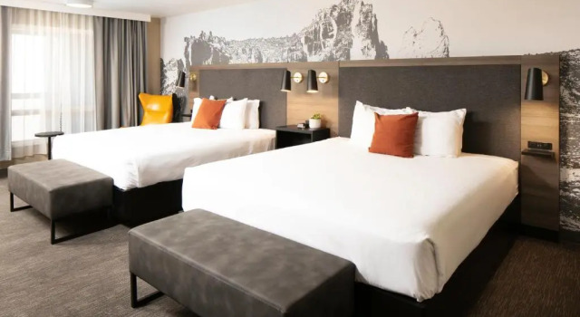 Suite Waypoint Hotel