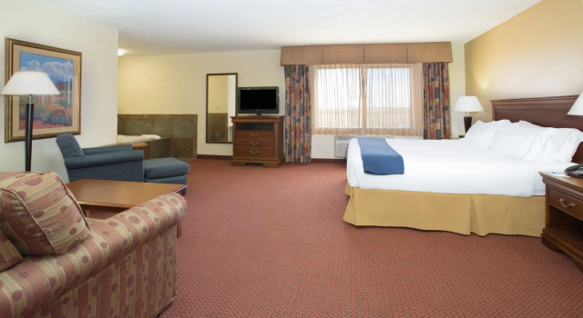 Holiday Inn Express Hotel & Suites Las Vegas by IHG