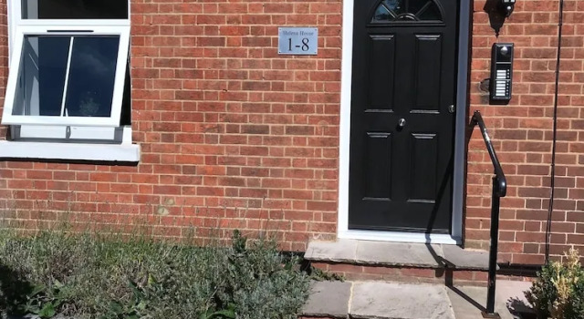 Flat 1 Helena House, 1-bed, Sleeps 2, Garden, Varaa Huoneisto Asunnot kohteessa Merseyside, Huoneisto