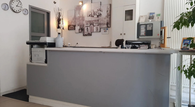 Hôtel Le Saint-Hubert - Gare de Lyon Bastille, Забронировать Отель Отели Парижа 3 звезды, рядом с Cinémathèque Française, 3*