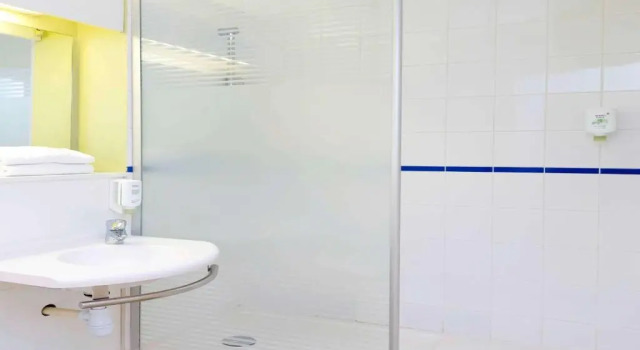 Трёхместный номер Standard Hotel ibis budget Aix Les Bains - Grésy