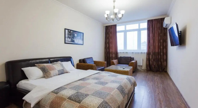 Апартаменты Apartment with two Bedroom on Bazhana 8b