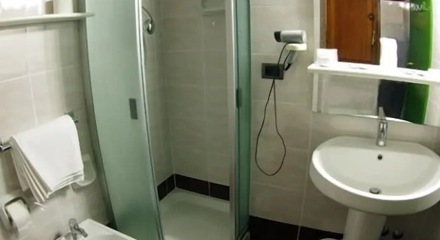 Standard- firedobbelt værelse Hotel Iris Crillon