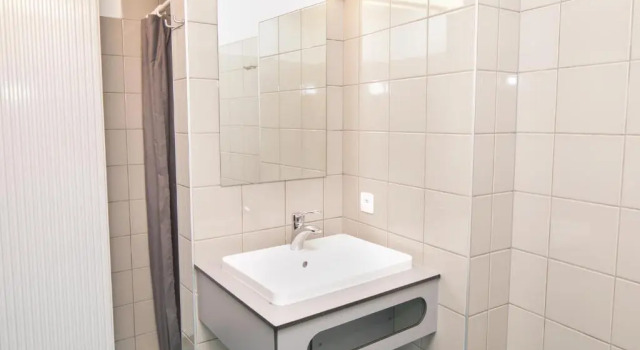 Кровать в общем номере (мужской номер) Hostel Bruegel