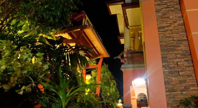 The Orange House - Vigan Villa, Reservar Vila Casas de campo em Ilocos Region, Casa de campo / Cottage
