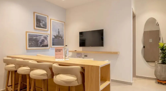w Elegant 2BR w Majestic Terrace in CTG, Забронировать Апартаменты/квартира Отели Картахены с парковкой, рядом с Consulate of Panama, Парковка