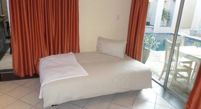 Cologne 1, Reservar Hotel Silver Lakes Pretoria