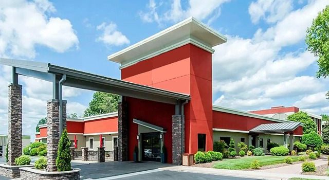 Номер Standard Days Inn & Suites by Wyndham Johnson City