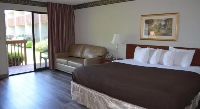 Номер Standard с видом на бассейн Columbia River Hotel and Conference Center, an Ascend Collection Hotel