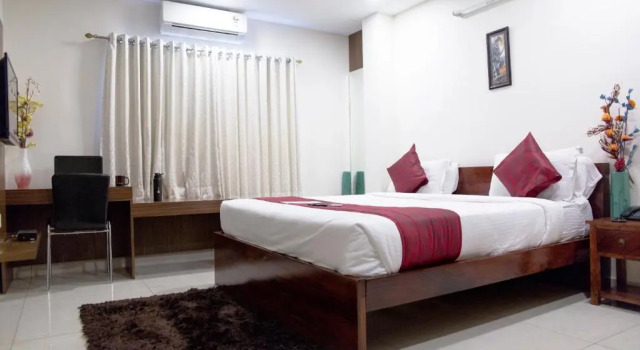 SKYLA Service Apartment Road No.10 Banjara Hills Near Indo-American Hospital, Rezerwuj Apartament Hotele w Telangana z parkingiem, Parking
