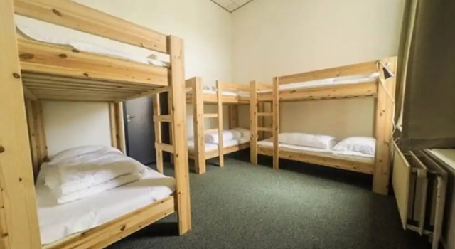 Hostel Roots, Buchen Sie Hostel Günstige Hotels in Nordbrabant