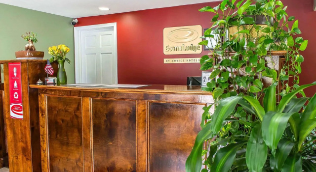 Econo Lodge, Book Hotel Clairton Pennsylvania
