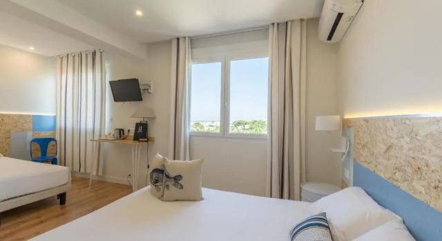Трёхместный номер Comfort CitHotel Imperial