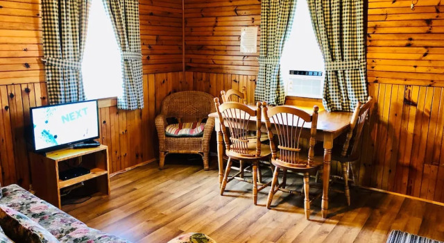 Коттедж Comfort c 1 комнатой с видом на внутренний двор Green Gables Bungalow Court