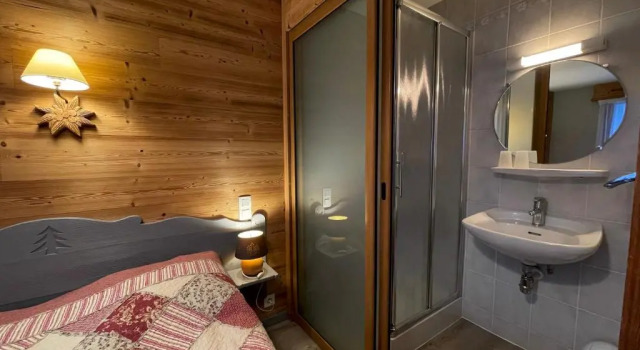 GROTTE AUX FEES D, appartement 6 pers, skis aux pieds, Забронировать Апартаменты/квартира Ла-Клюза Лыжный курорт на озере Анси, рядом с Плавательный бассейн Aravis
